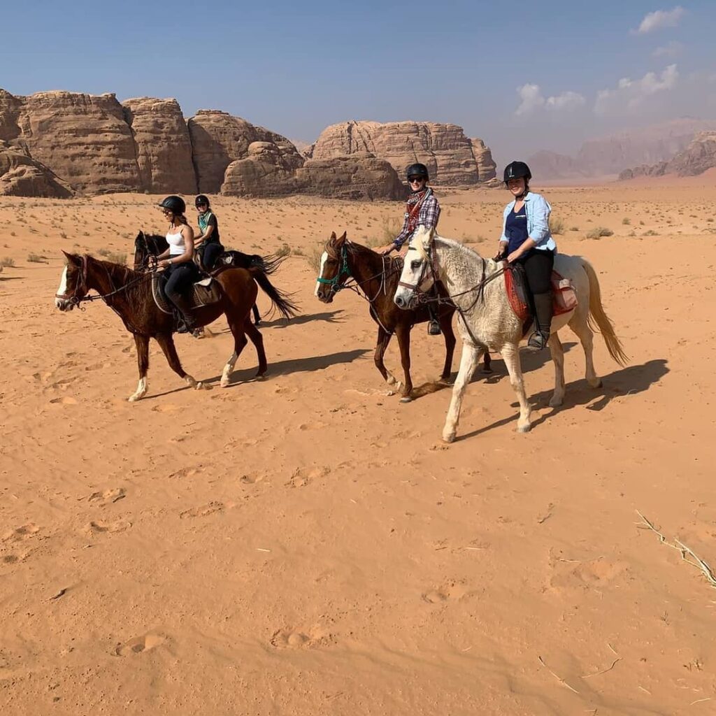 wadi-rum-hiking